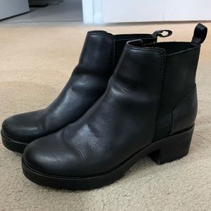 Aldo - Black Bootie - size 8.5